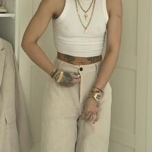  Nude