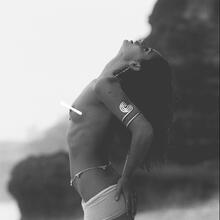  Nude