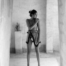  Nude