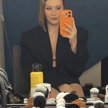  Nude