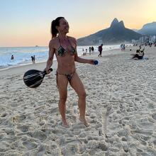  Nude