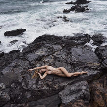  Nude