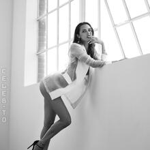  Nude
