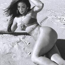  Nude