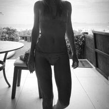  Nude