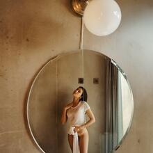  Nude