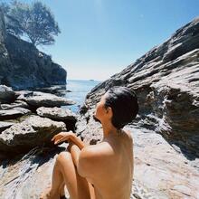  Nude