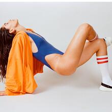  Nude