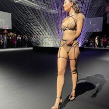  Nude