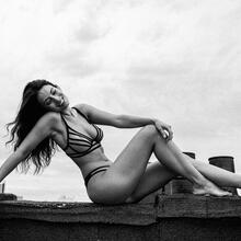  Nude