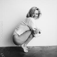  Nude