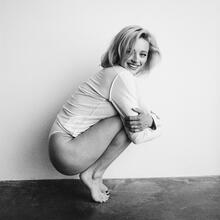  Nude
