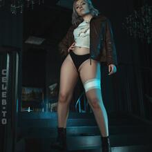  Nude
