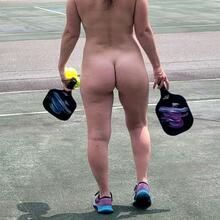 Nude