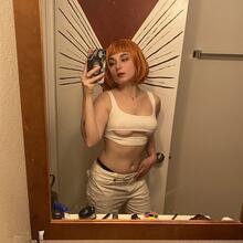  Nude