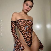  Nude