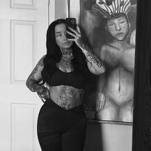  Nude