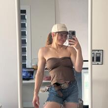  Nude
