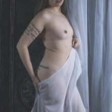  Nude