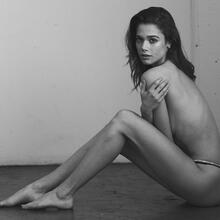  Nude
