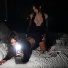  Nude