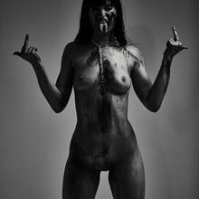  Nude
