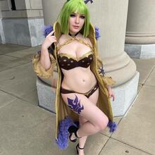  Nude
