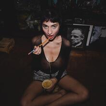  Nude