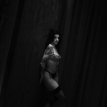  Nude