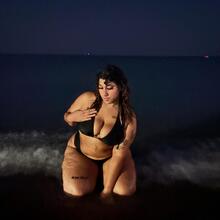  Nude