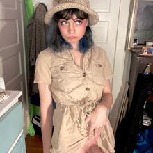  Nude