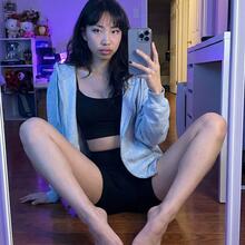  Nude