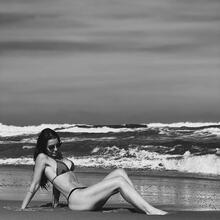  Nude