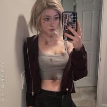  Nude