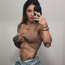  Nude