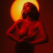  Nude