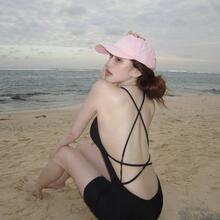  Nude