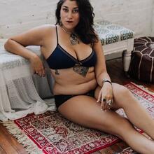  Nude