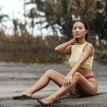  Nude