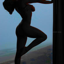  Nude