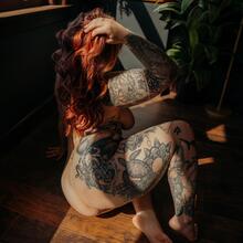  Nude