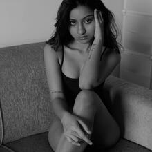  Nude