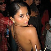  Nude