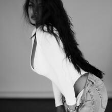  Nude