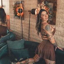  Nude