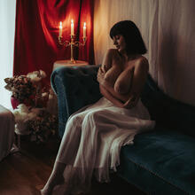  Nude