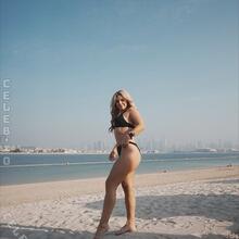  Nude