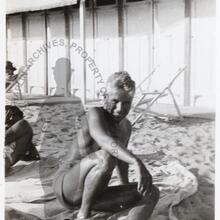  Nude