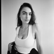  Nude