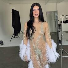  Nude